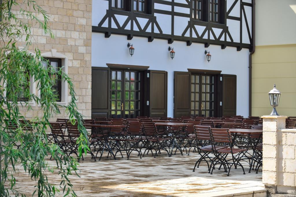 Hotel Castel Royal Mosnita Noua Ngoại thất bức ảnh
