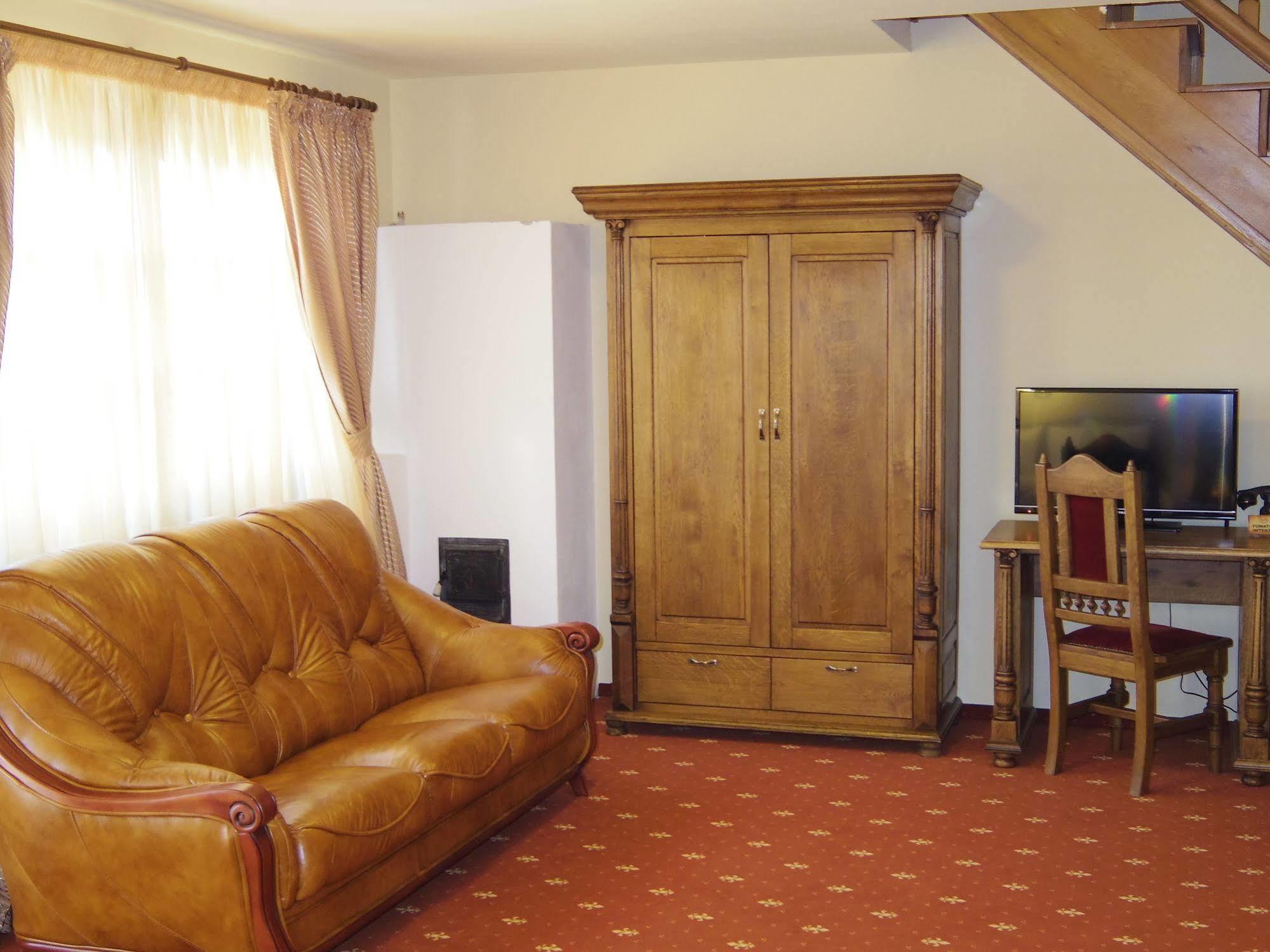 Hotel Castel Royal Mosnita Noua Ngoại thất bức ảnh