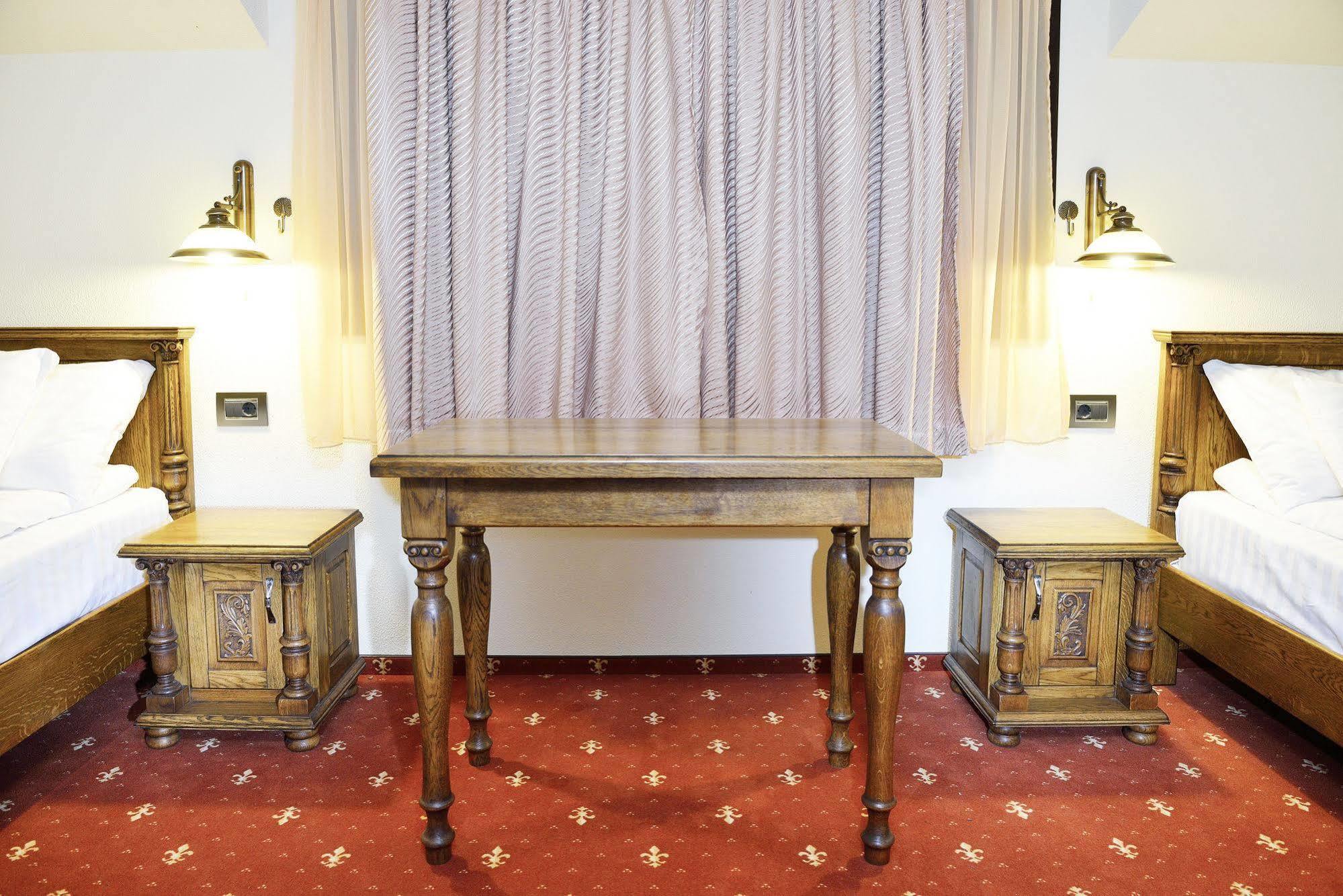 Hotel Castel Royal Mosnita Noua Ngoại thất bức ảnh