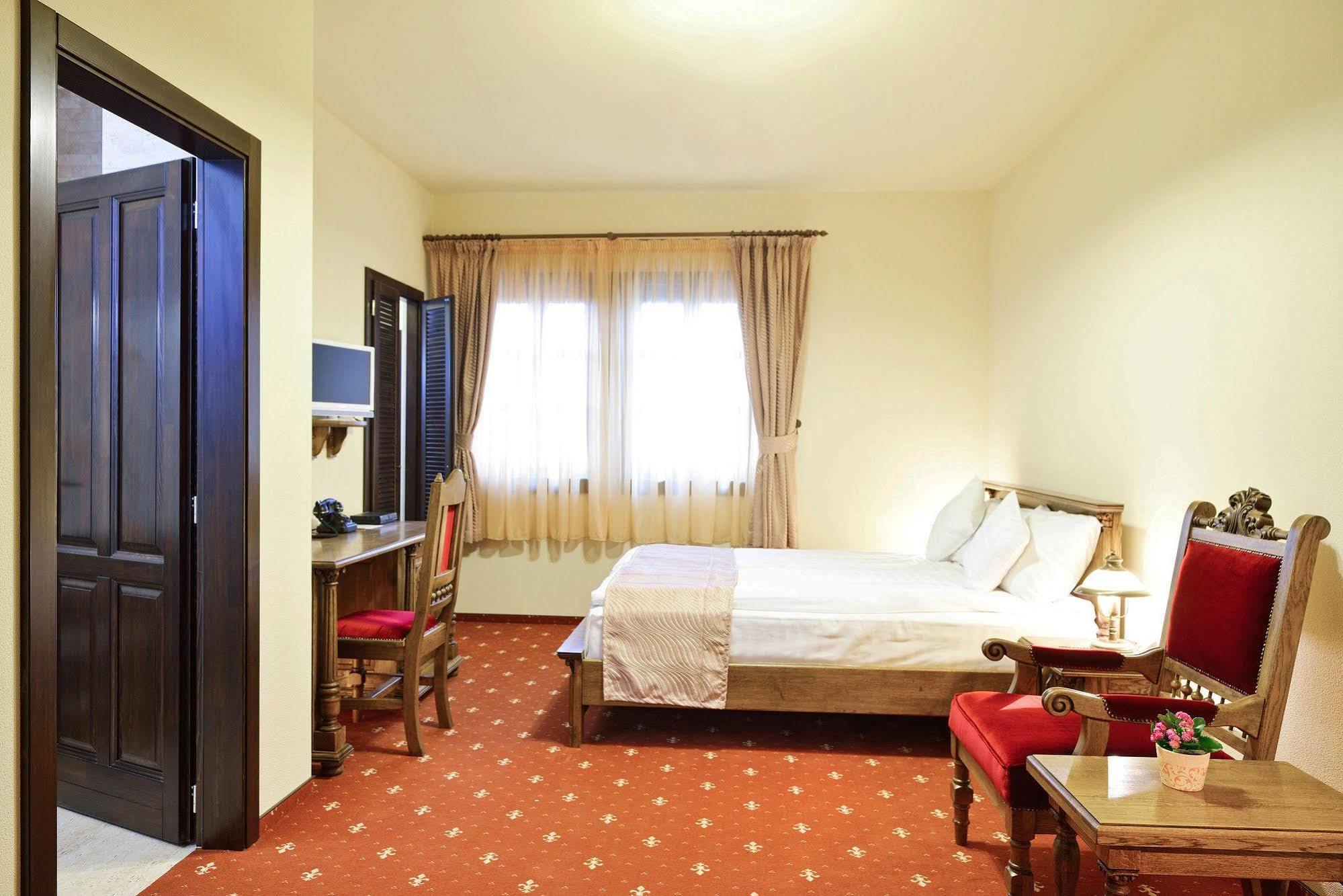 Hotel Castel Royal Mosnita Noua Ngoại thất bức ảnh