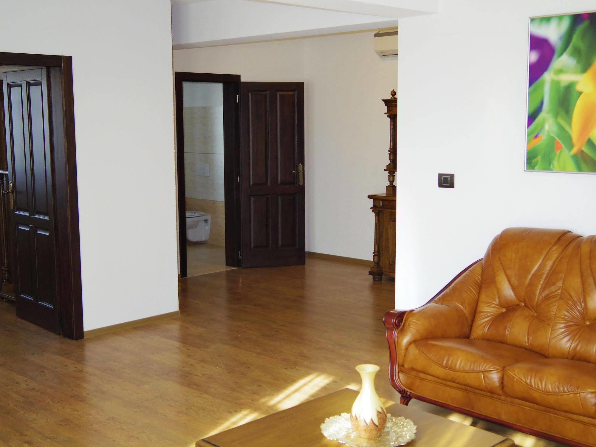 Hotel Castel Royal Mosnita Noua Ngoại thất bức ảnh