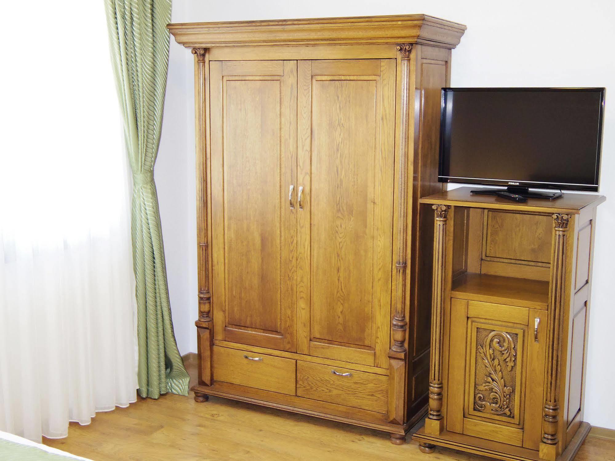 Hotel Castel Royal Mosnita Noua Ngoại thất bức ảnh