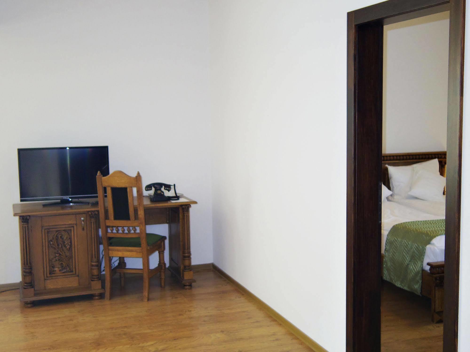 Hotel Castel Royal Mosnita Noua Ngoại thất bức ảnh